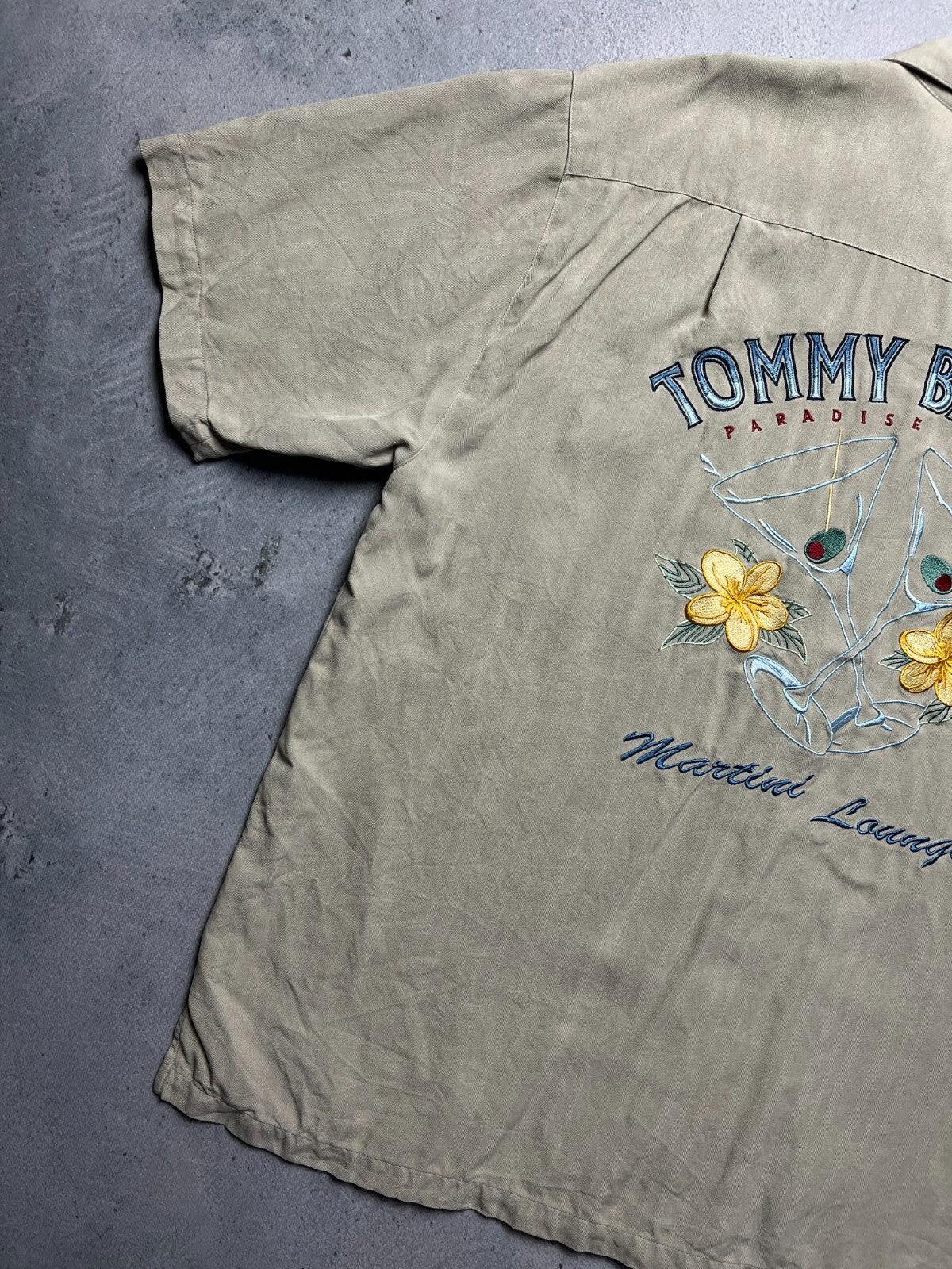 Tommy Bahama Beige 100% Silk Hawaiian Button Up Shirt y2k