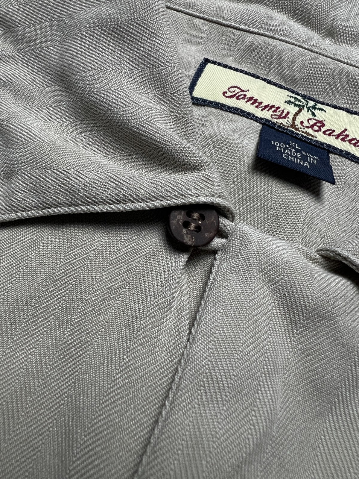 Tommy Bahama Beige 100% Silk Hawaiian Button Up Shirt y2k