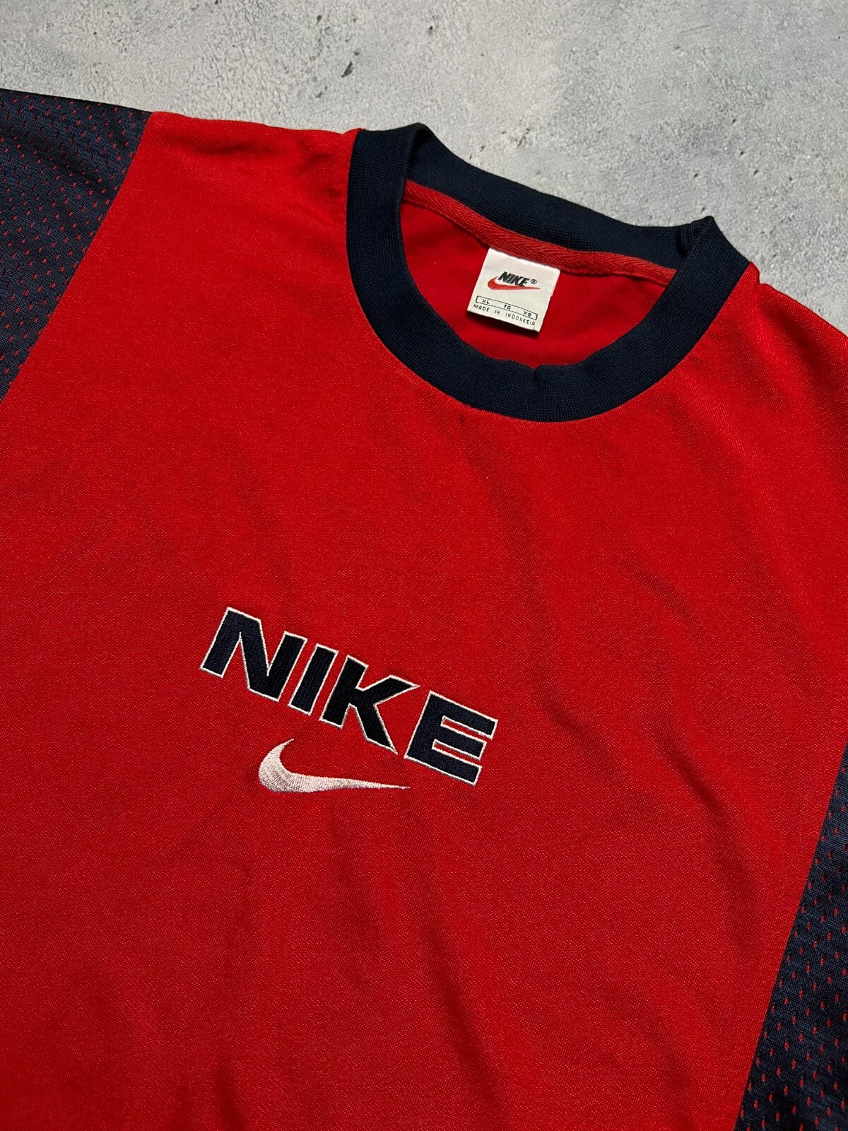 Nike tee Vintage 90s Nike Central Logo Swoosh T-shirt y2k