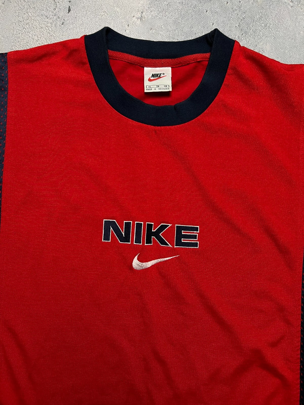 Nike tee Vintage 90s Nike Central Logo Swoosh T-shirt y2k