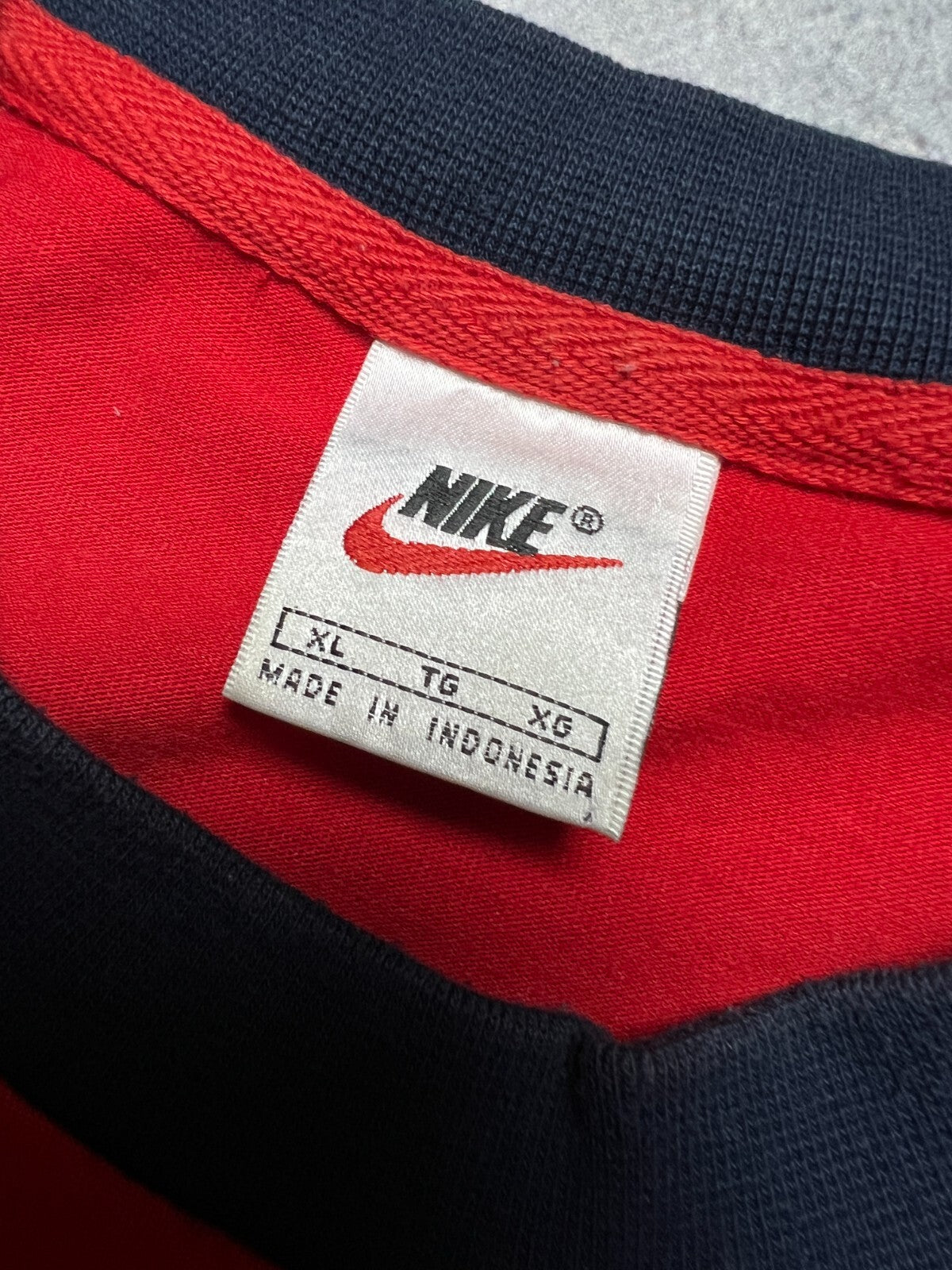 Nike tee Vintage 90s Nike Central Logo Swoosh T-shirt y2k