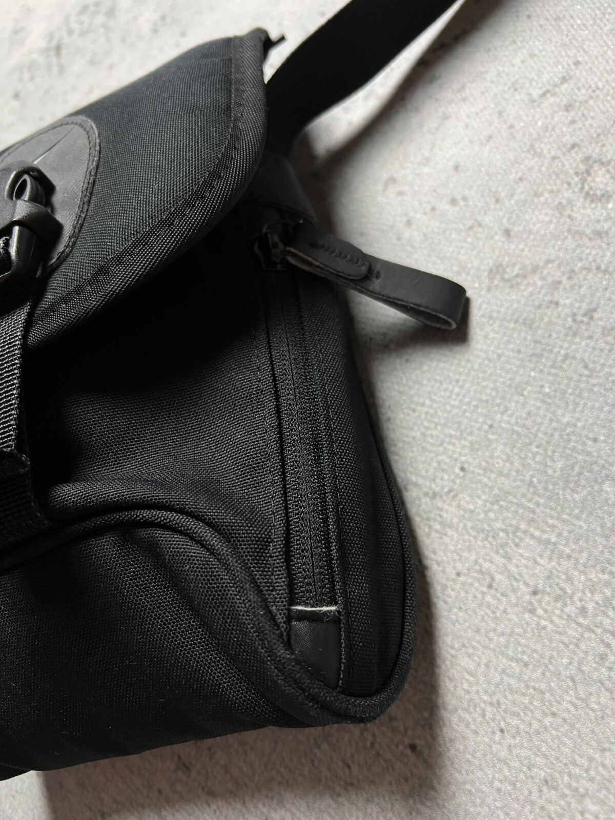 Nike Swoosh Black mini Messenger y2k Cordura 90s central logo One Size