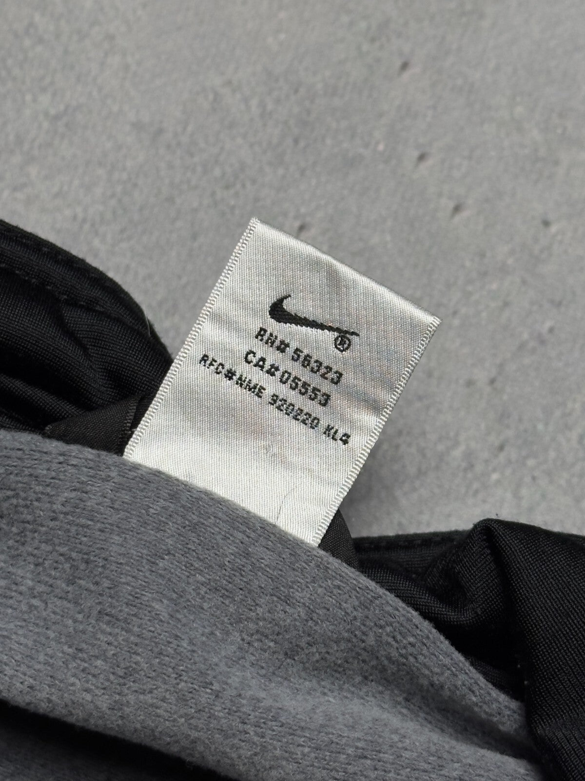 Nike Vintage Zipper Jacket central swoosh logo y2k 90s