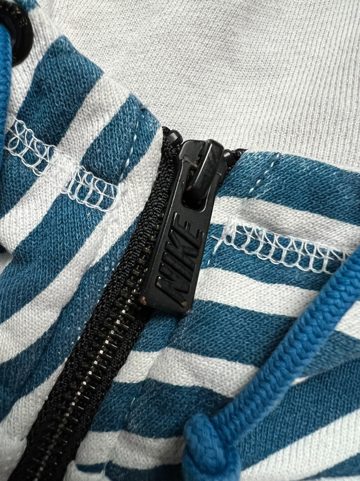 Zip-Up Hoodie Nike Vintage center logo swoosh Travis Style