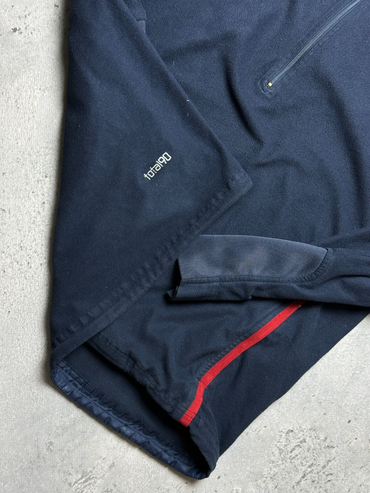Nike Therma-Fit Total 90 Vintage Half-Zip center swoosh logo
