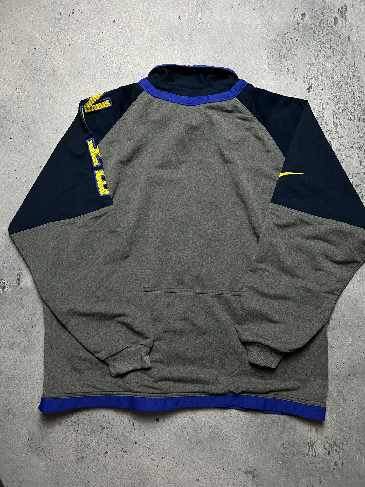 Nike Vintage Zipper Jacket central swoosh logo y2k 90s