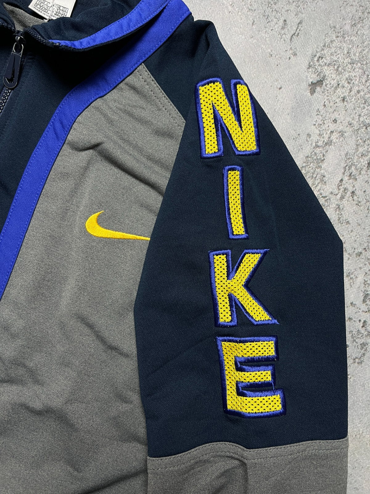Nike Vintage Zipper Jacket central swoosh logo y2k 90s