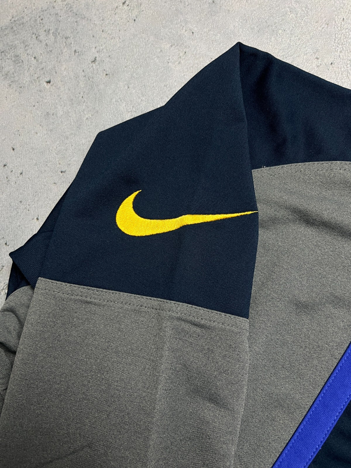 Nike Vintage Zipper Jacket central swoosh logo y2k 90s