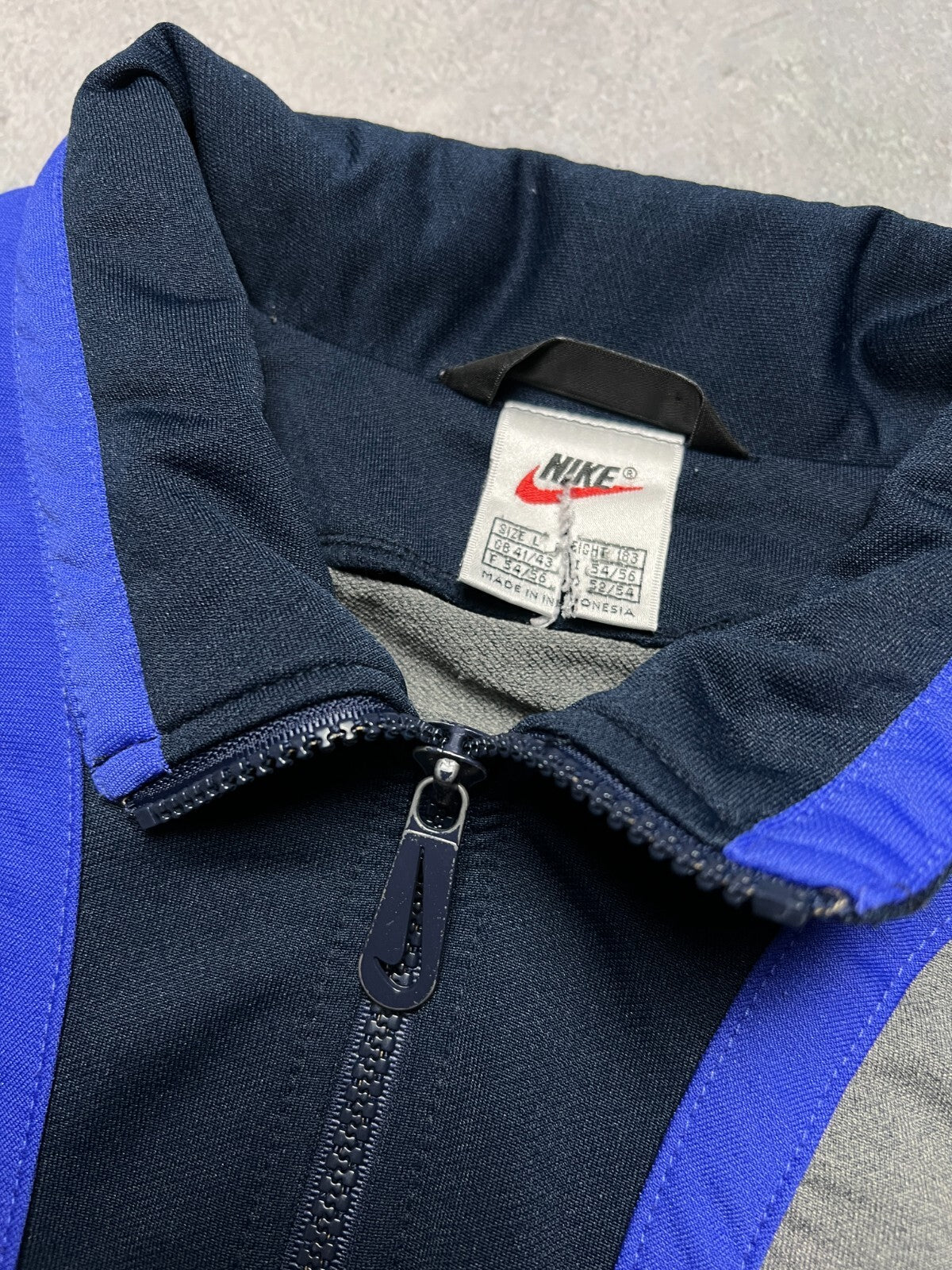 Nike Vintage Zipper Jacket central swoosh logo y2k 90s