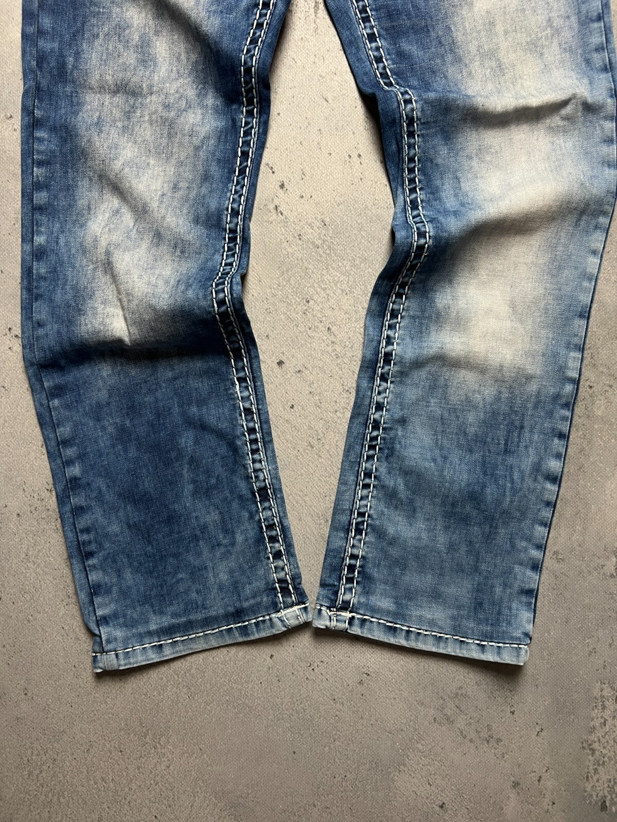True Religion Joey Straight Distressed Relaxed Jeans y2k USA