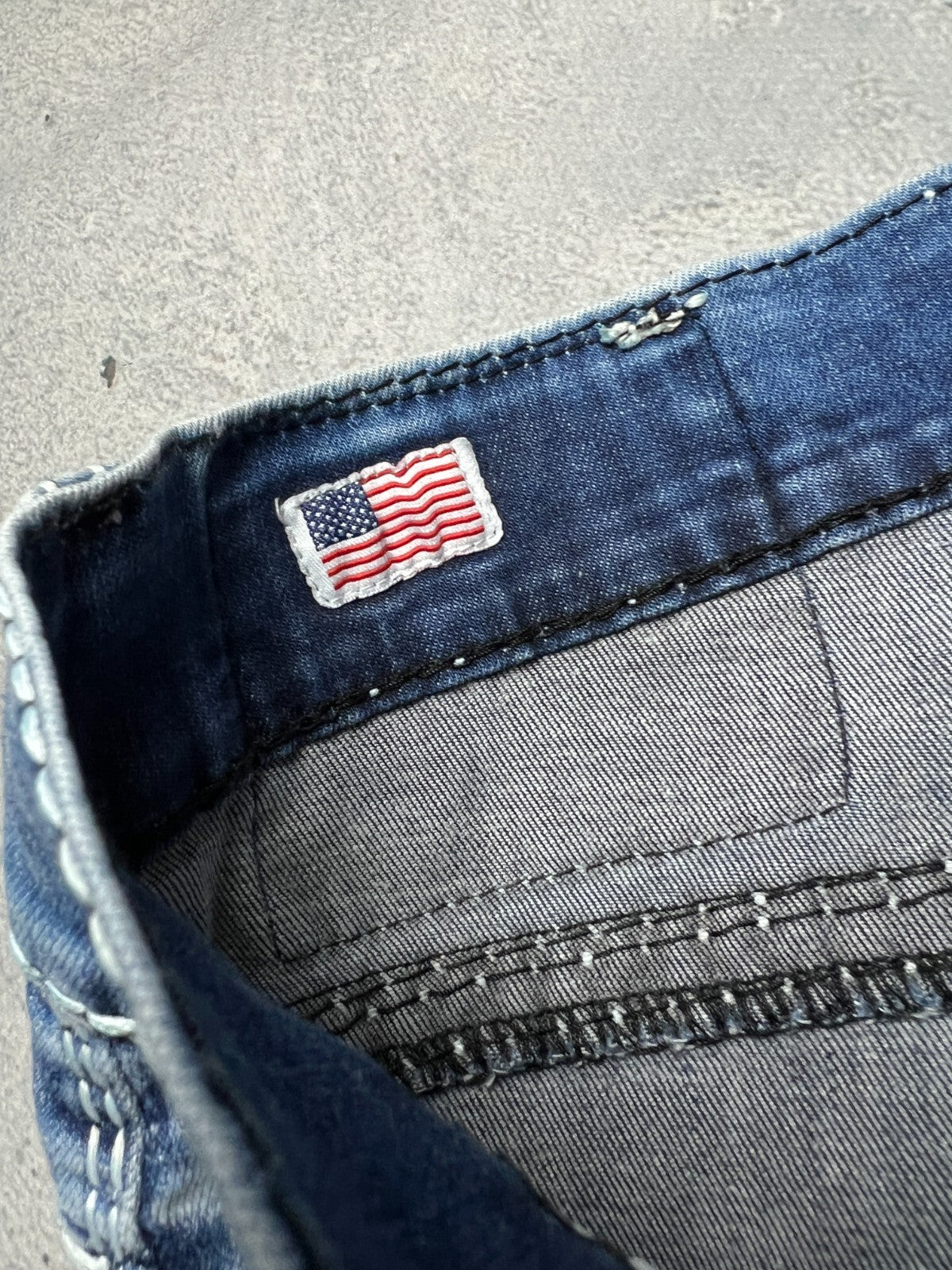 True Religion Joey Straight Distressed Relaxed Jeans y2k USA