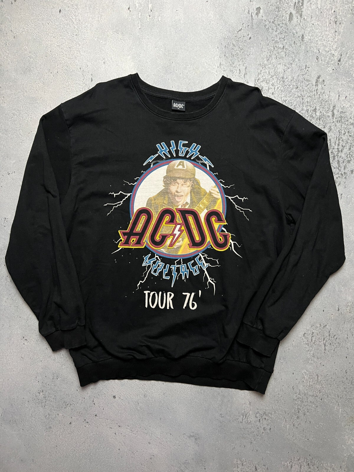 Vintage 00s AC/DC Tour ‘76 Rock Band Crewneck Sweatshirt y2k
