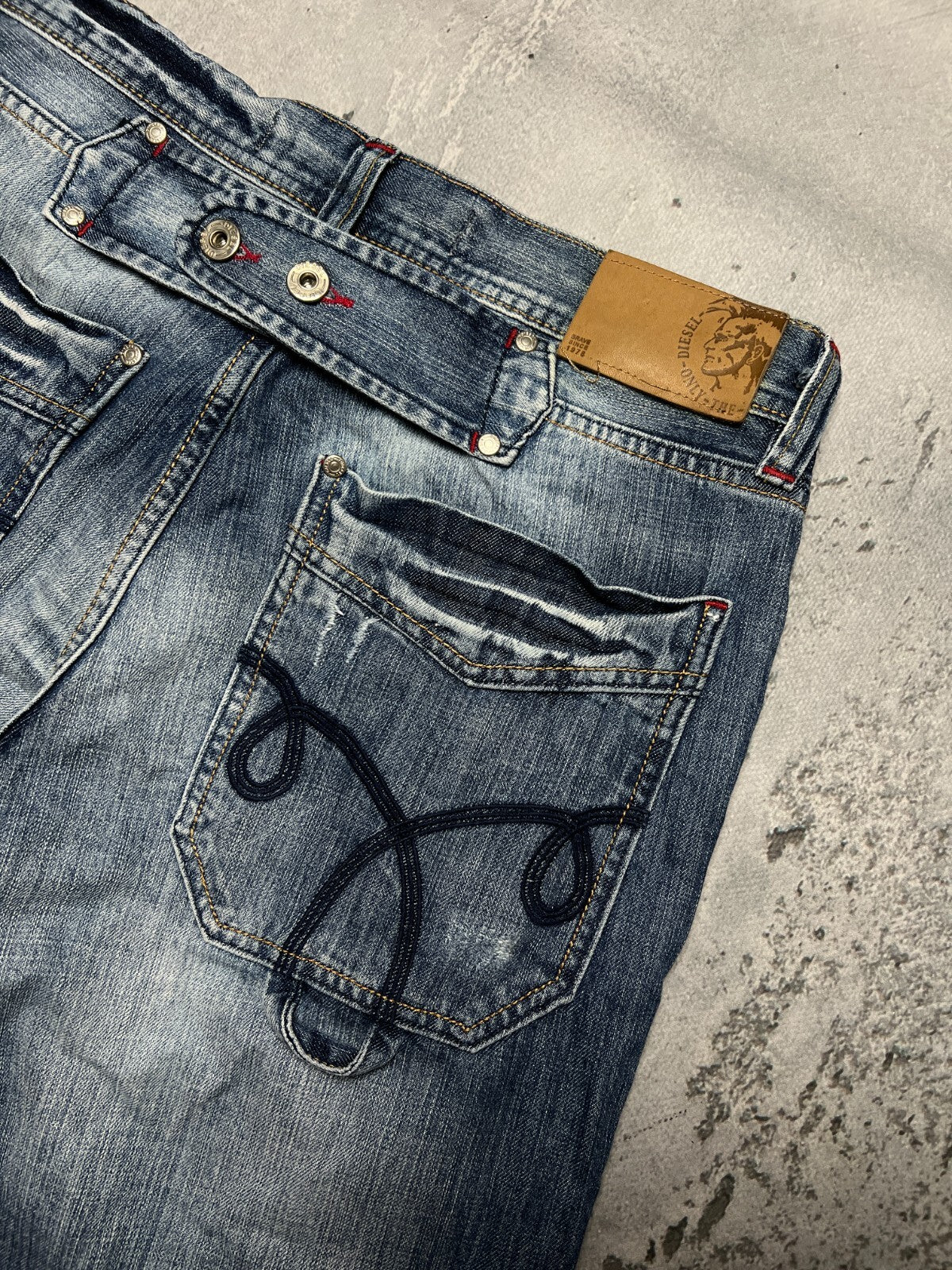 Vintage Diesel Jeans Logo Distressed Dirty Japanese y2k 90s